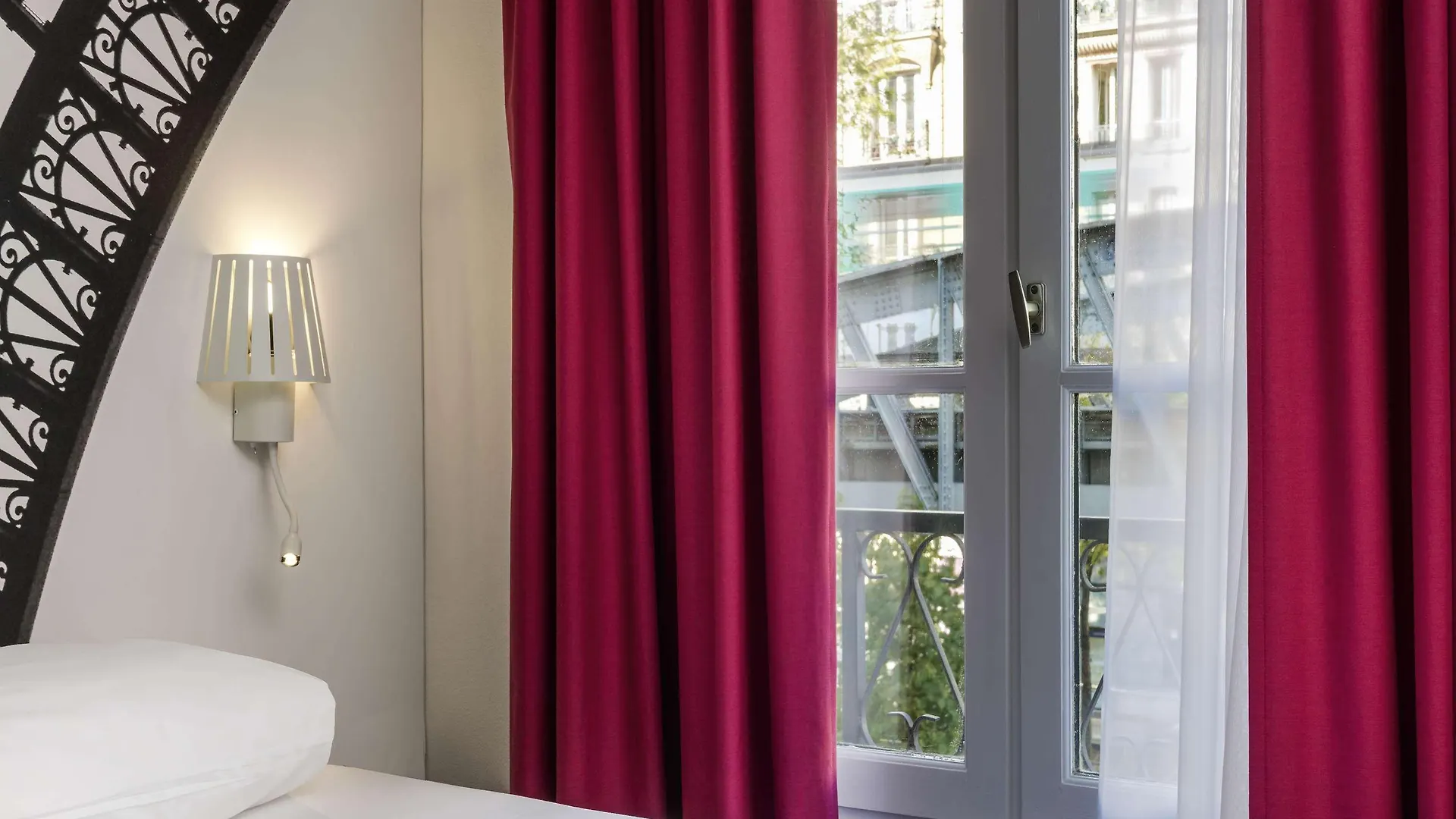 Ibis Styles Paris Eiffel Cambronne Hotel